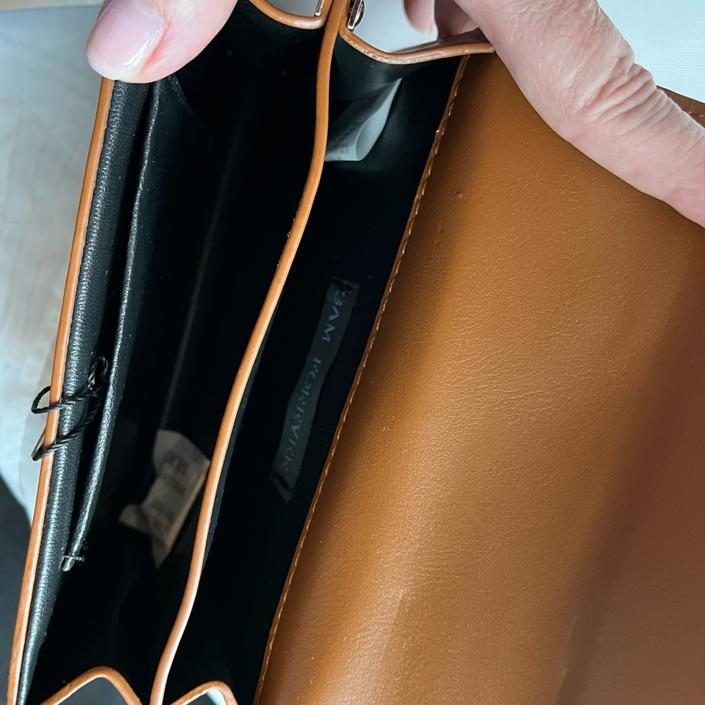 Tan Crossbody Bag with Silver Accents and Detachable Strap NEW! w/dust bag - Picture 2 of 3